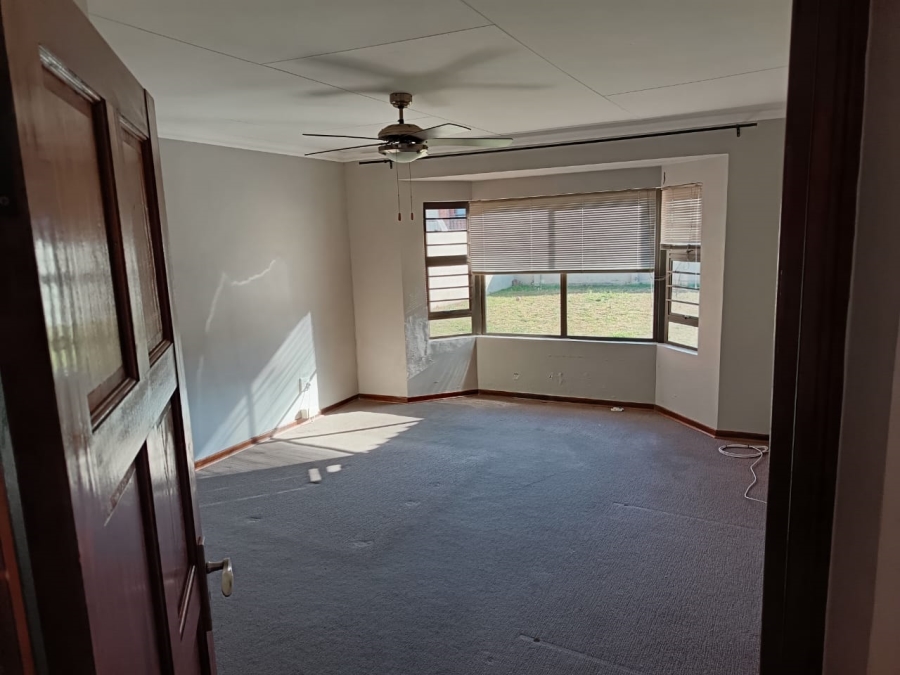 To Let 3 Bedroom Property for Rent in Hillside Free State